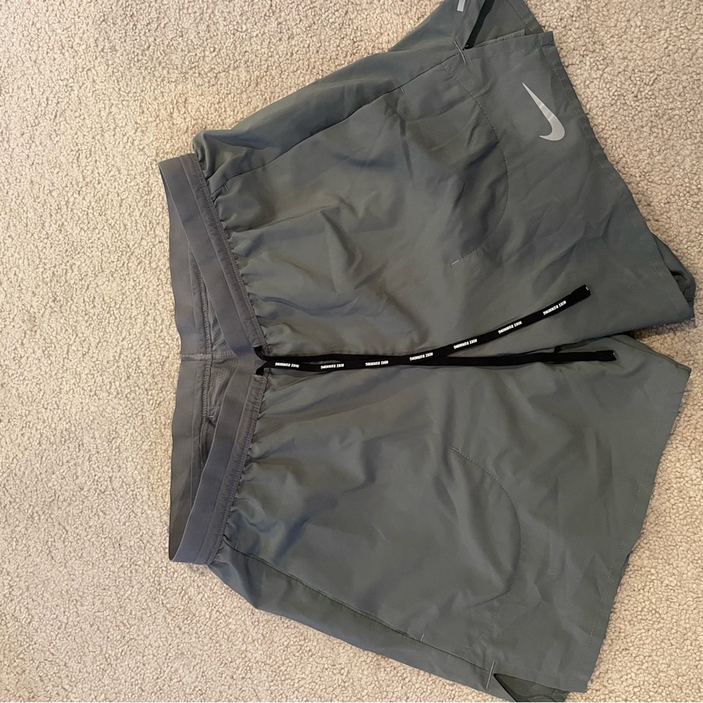 Nike Men's Gray Athletic Shorts
